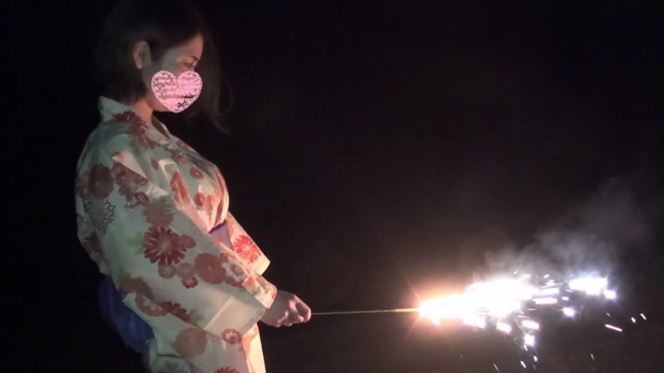 FC2-PPV 1491681 Limited to the sea in summer Yukata fireworks swimwear and after all SEX Personal shooting