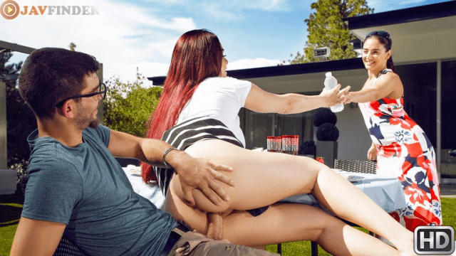 MISS-35158 RealityKings Hot Doggystyle Logan Long, Skyla Novea